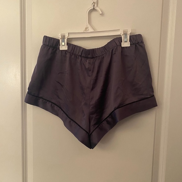 NWOT Victoria's Secret Satin Short Pajama Set GREY - Picture 8 of 9